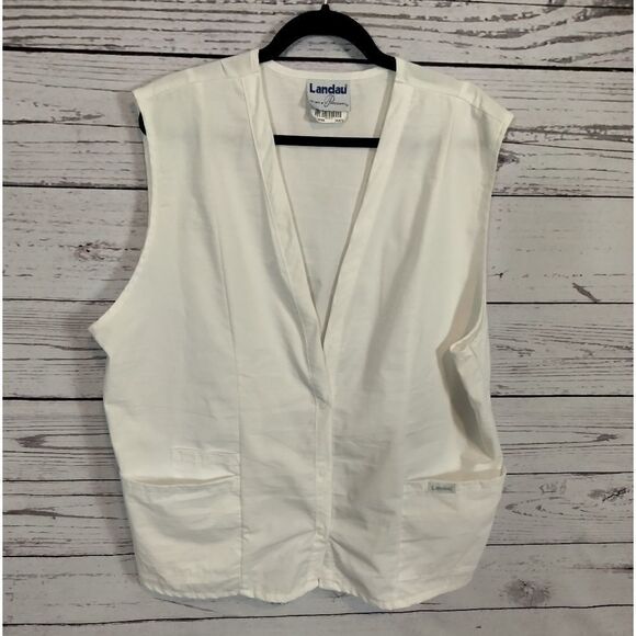 New without tags. "Landau" woman's nursing coat - Picture 2 of 8